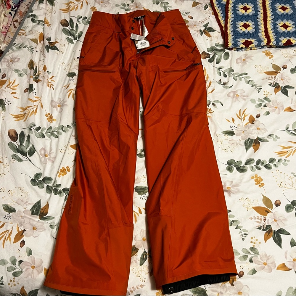 Patagonia Orange men’s snow pants size M NWT